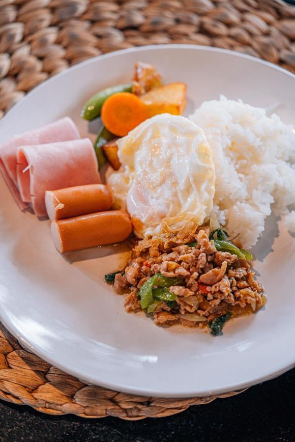 茵帕瓦酒店 Ban Phai 外观 照片